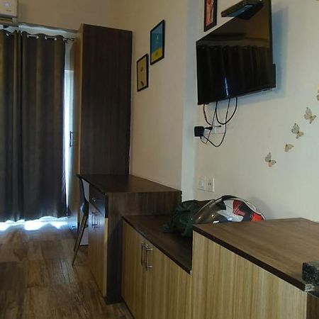 Chaudhary Homes Грейтър Нойда Екстериор снимка